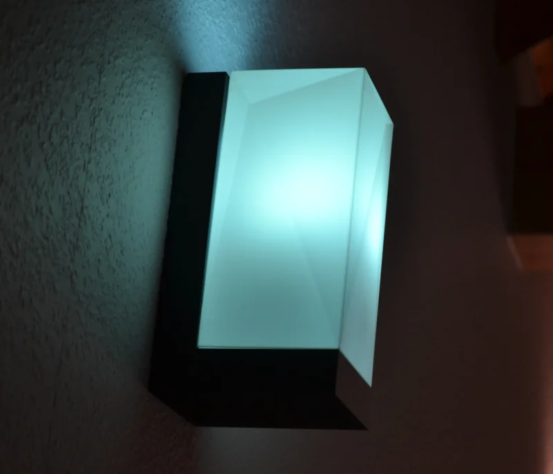چراغ دیواری مدرن مینیمال با نورپردازی دکوراتیو RGB — تصویر 2